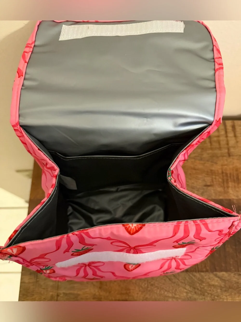 Betsey Johnson Pink Strawberry & Ribbon Insulated Lunch Tote NWT